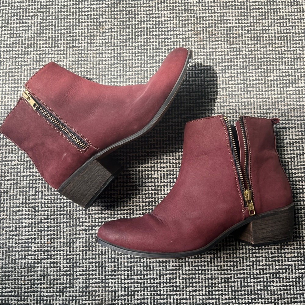 Steve Madden Chelsea Boot with Double Zipper